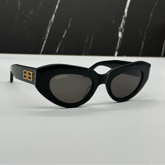 NEW BB0236S 001 BALENCIAGA BLACK WOMEN CAT EYE BALENCIAGA SUNGLASSES - Picture 9 of 12